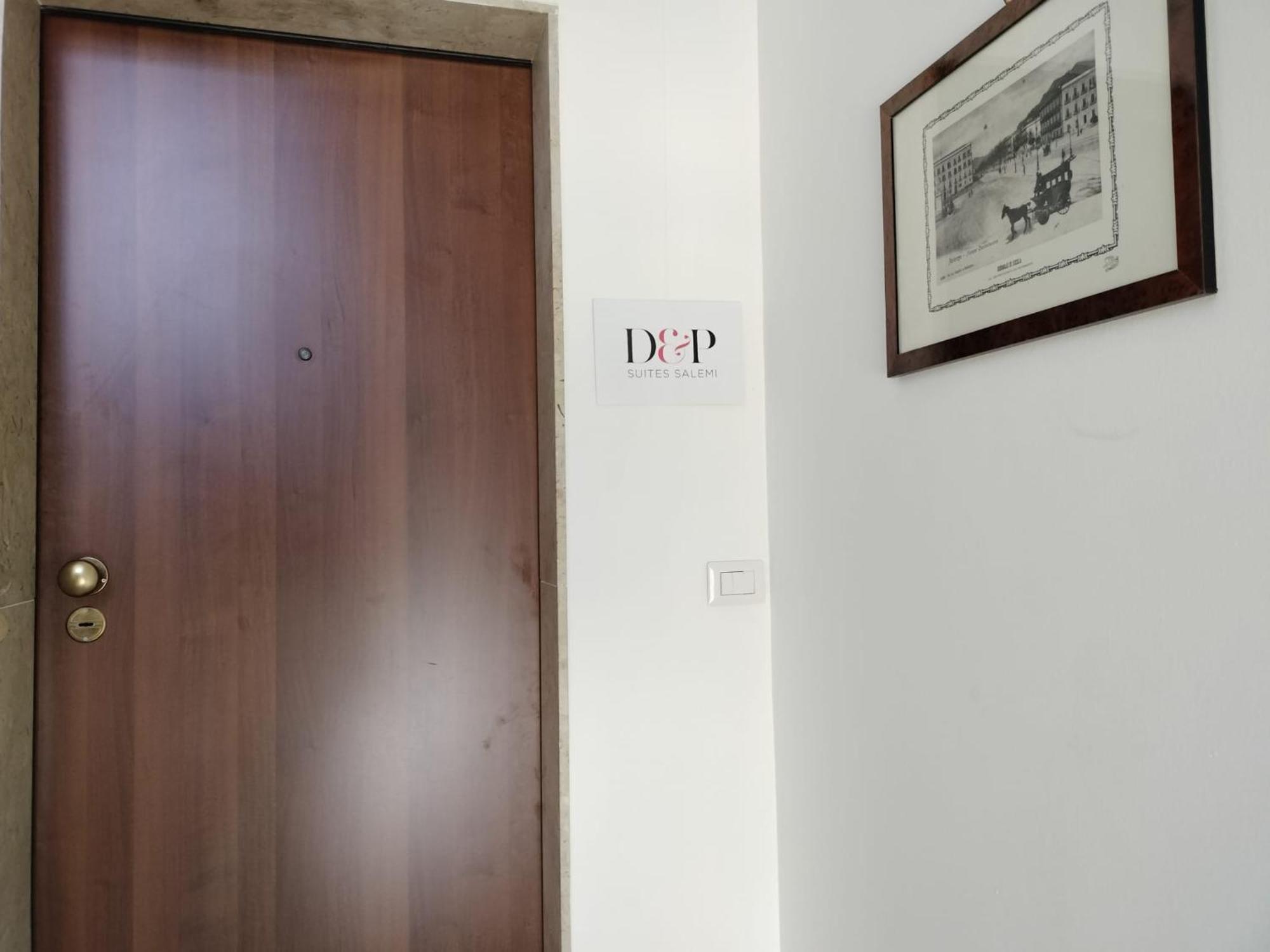 D&P Suites 1 Salemi Bagian luar foto