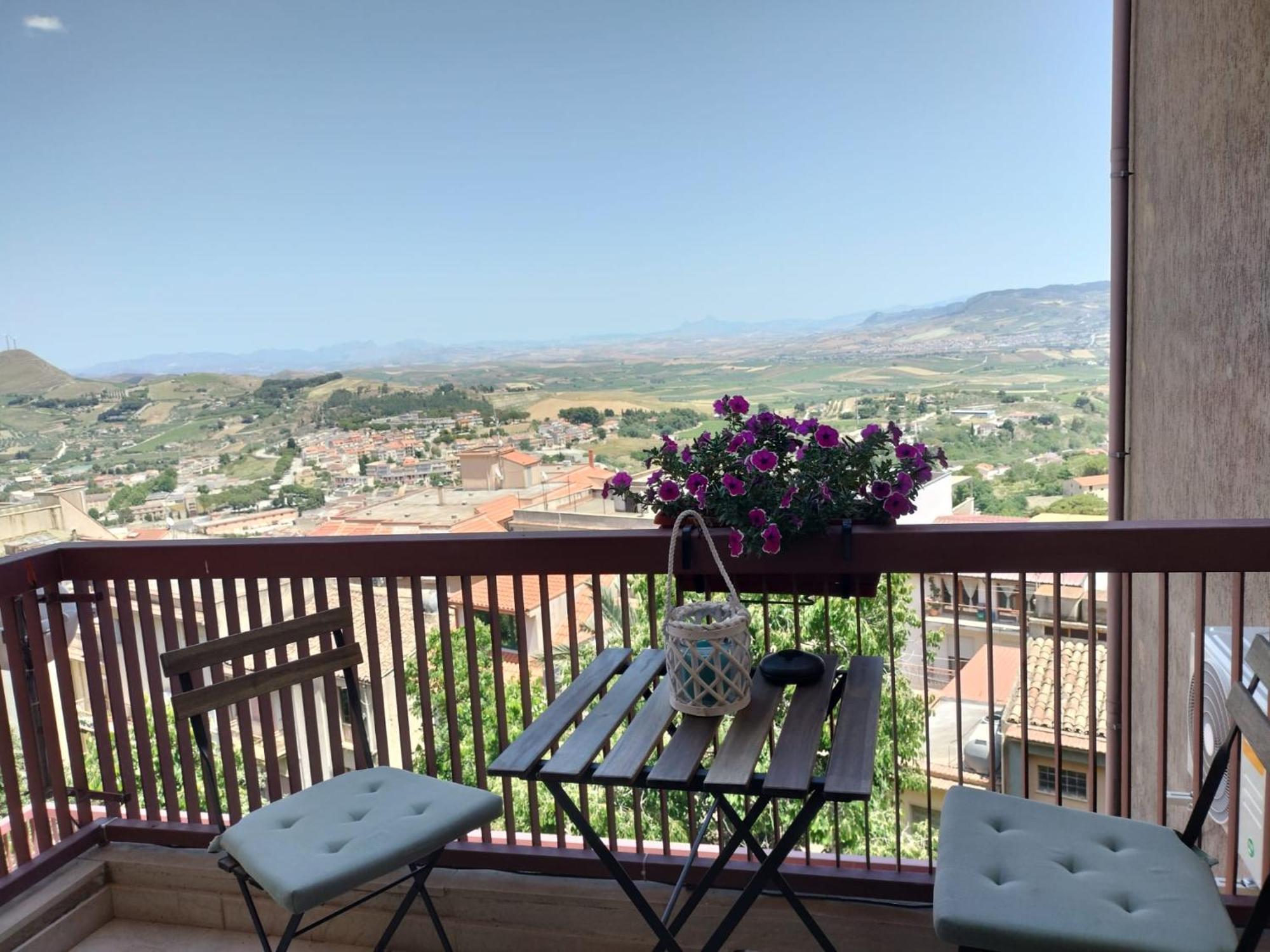 D&P Suites 1 Salemi Bagian luar foto