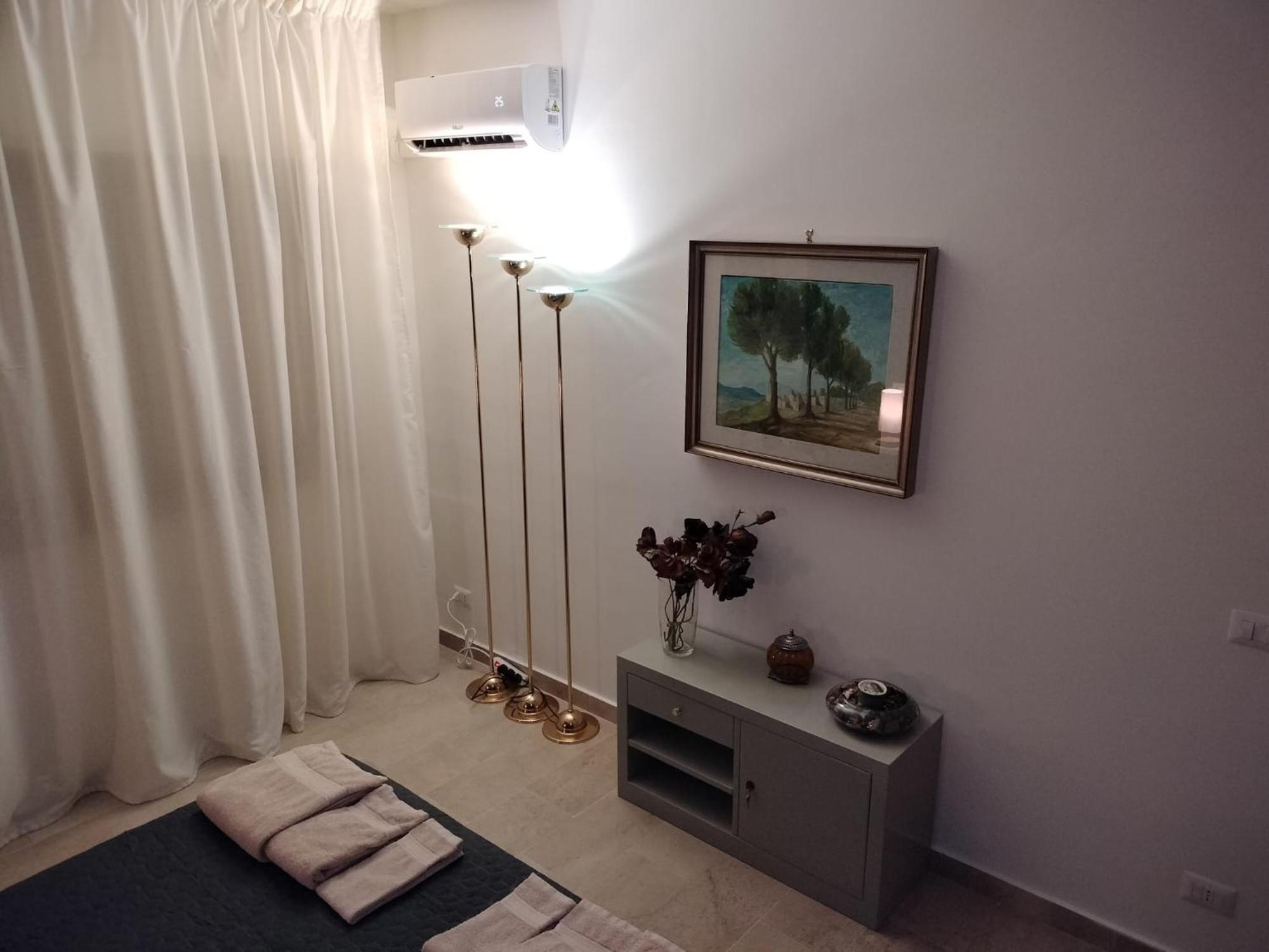 D&P Suites 1 Salemi Bagian luar foto